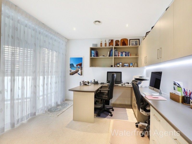 16/7 Grand Parade, Kawana Island QLD 4575