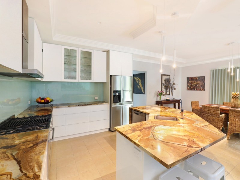 25 Whitsunday Street, Kawana Island QLD 4575