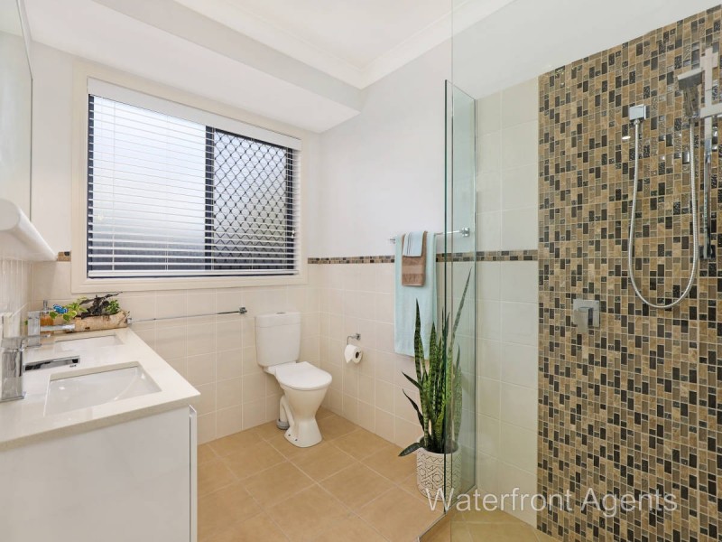 25 Whitsunday Street, Kawana Island QLD 4575