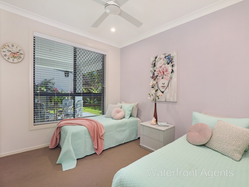 25 Whitsunday Street, Kawana Island QLD 4575