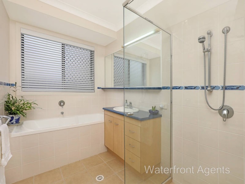 25 Whitsunday Street, Kawana Island QLD 4575