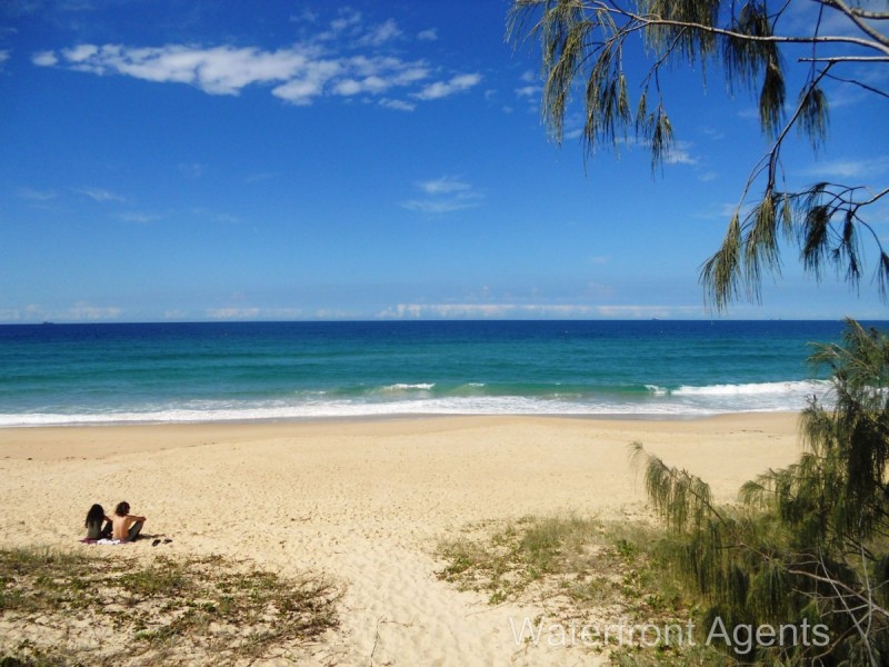 25 Whitsunday Street, Kawana Island QLD 4575