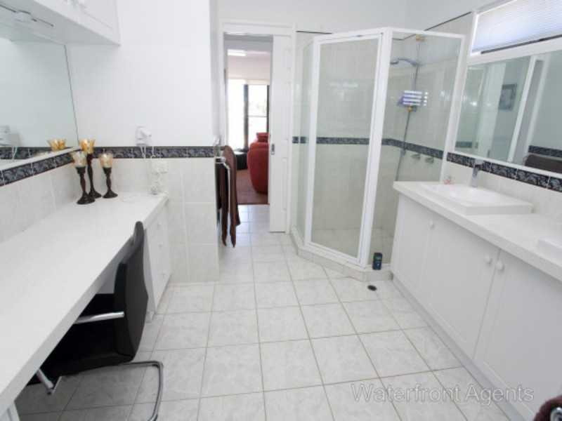18 Oak Court, Minyama QLD 4575