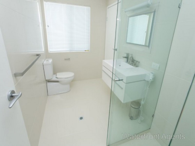 18 Oak Court, Minyama QLD 4575