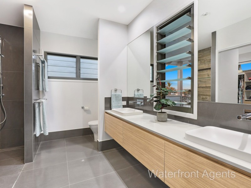 13 Adelong Crescent, Buddina QLD 4575