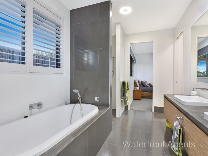 13 Adelong Crescent, Buddina QLD 4575