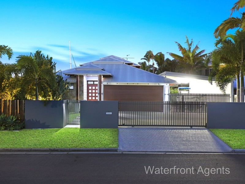 13 Adelong Crescent, Buddina QLD 4575