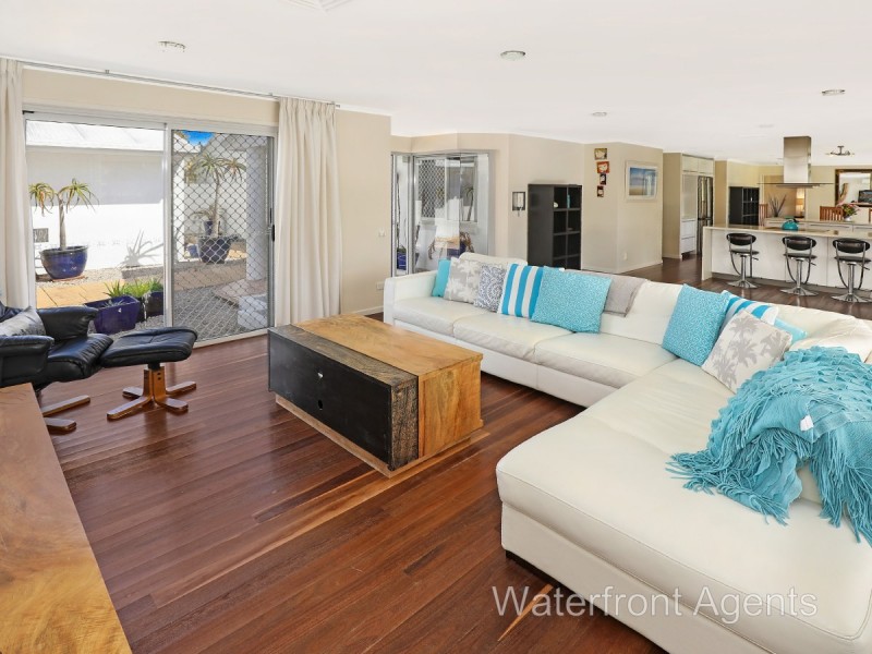 38 Balyarta Crescent, Mooloolaba QLD 4557