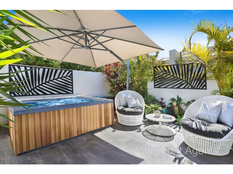 12 Grenada Way, Kawana Island QLD 4575