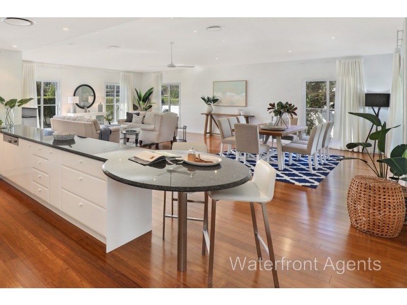 12 Grenada Way, Kawana Island QLD 4575