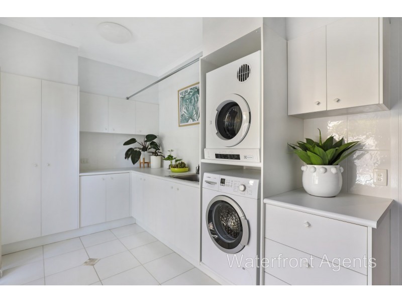 12 Grenada Way, Kawana Island QLD 4575