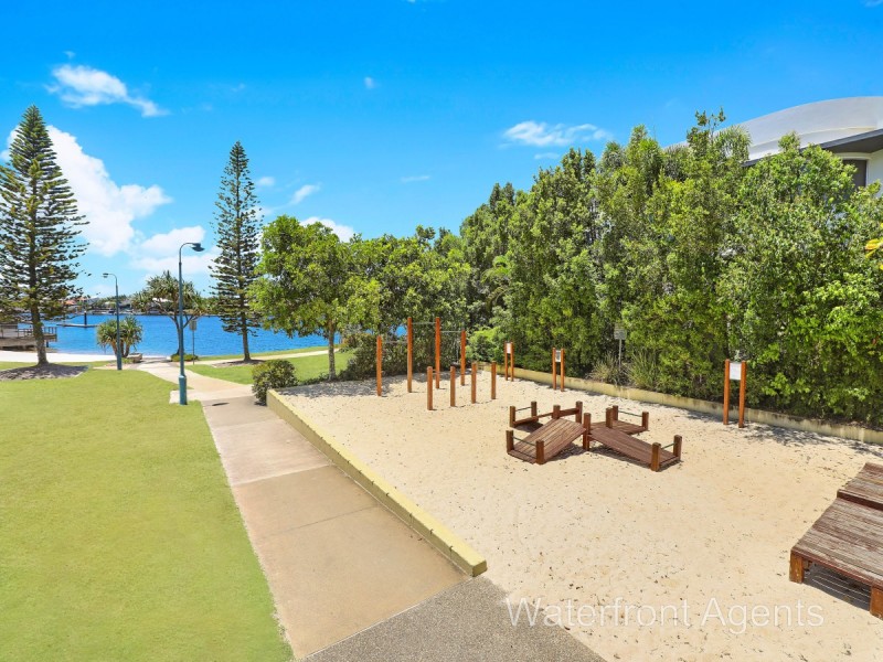 12 Grenada Way, Kawana Island QLD 4575