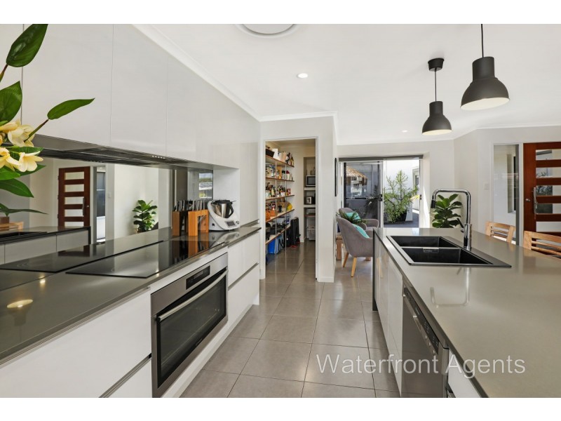 4 Coomaroo Crescent, Minyama QLD 4575