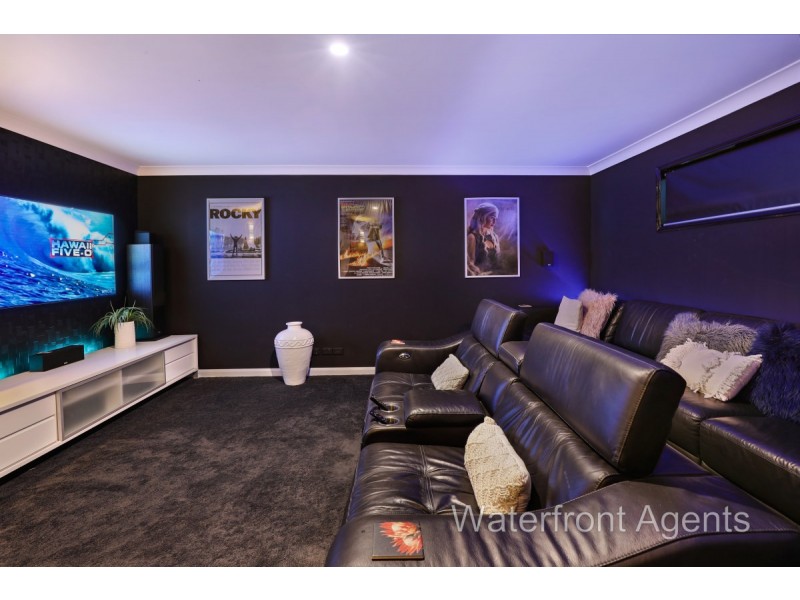 33 Bahamas Circuit, Kawana Island QLD 4575