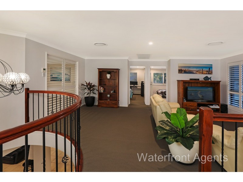 33 Bahamas Circuit, Kawana Island QLD 4575