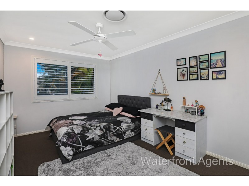 33 Bahamas Circuit, Kawana Island QLD 4575