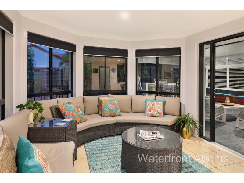 33 Bahamas Circuit, Kawana Island QLD 4575