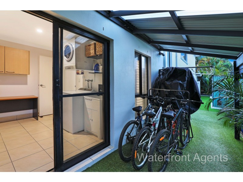 33 Bahamas Circuit, Kawana Island QLD 4575