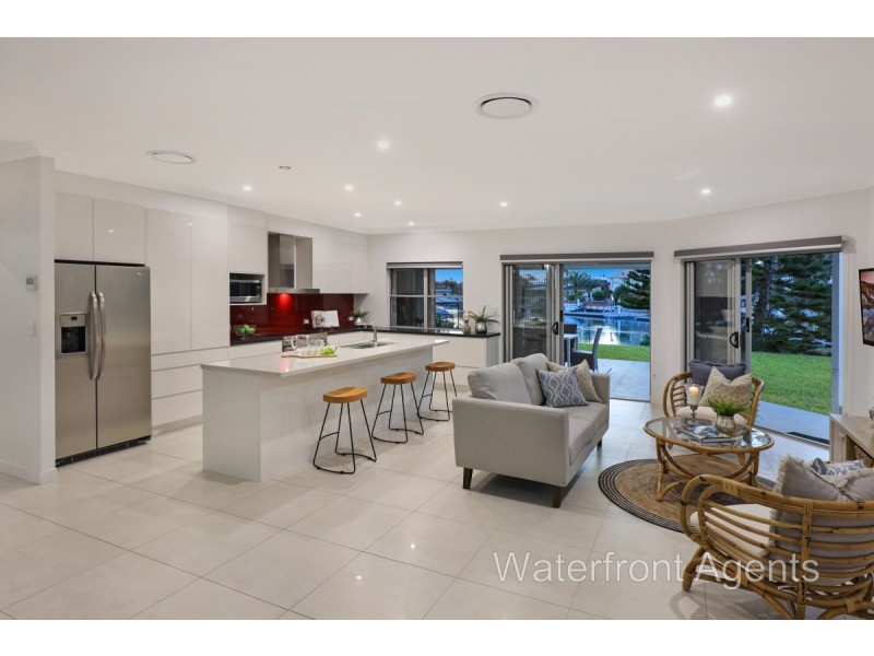 5 Kooringal Crescent, Buddina QLD 4575