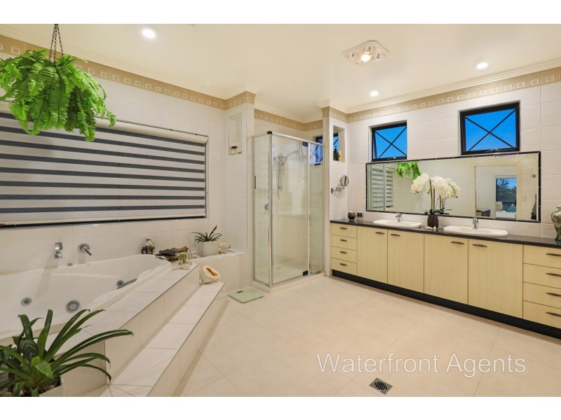 35 Mooloolah Island, Minyama QLD 4575