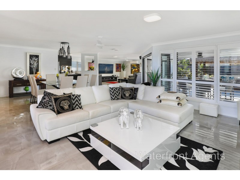 1 Mauritius Crescent, Kawana Island QLD 4575