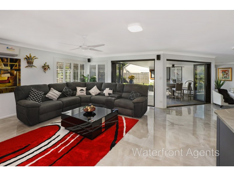 1 Mauritius Crescent, Kawana Island QLD 4575