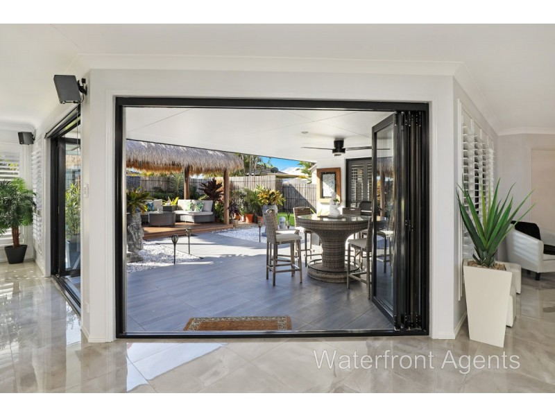 1 Mauritius Crescent, Kawana Island QLD 4575