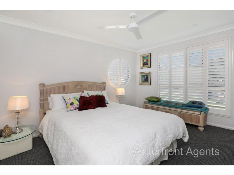 1 Mauritius Crescent, Kawana Island QLD 4575
