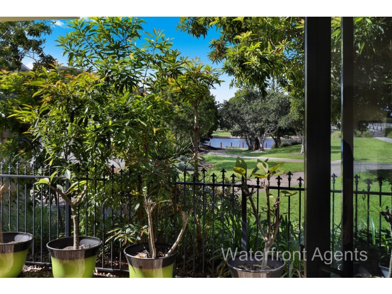 14 Mykonos Court, Kawana Island QLD 4575