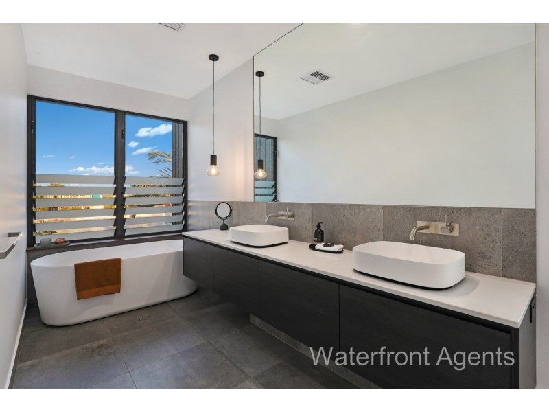 32 Coomaroo Crescent, Minyama QLD 4575