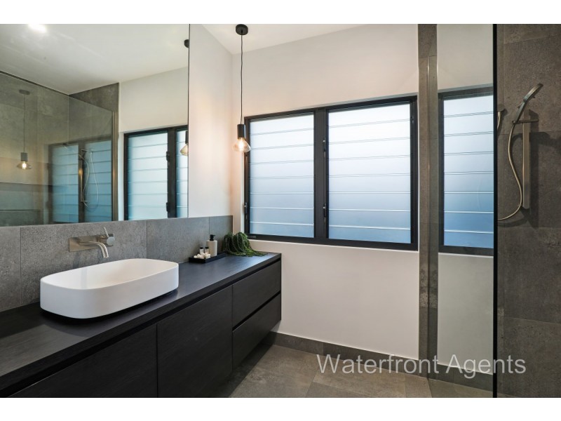 32 Coomaroo Crescent, Minyama QLD 4575