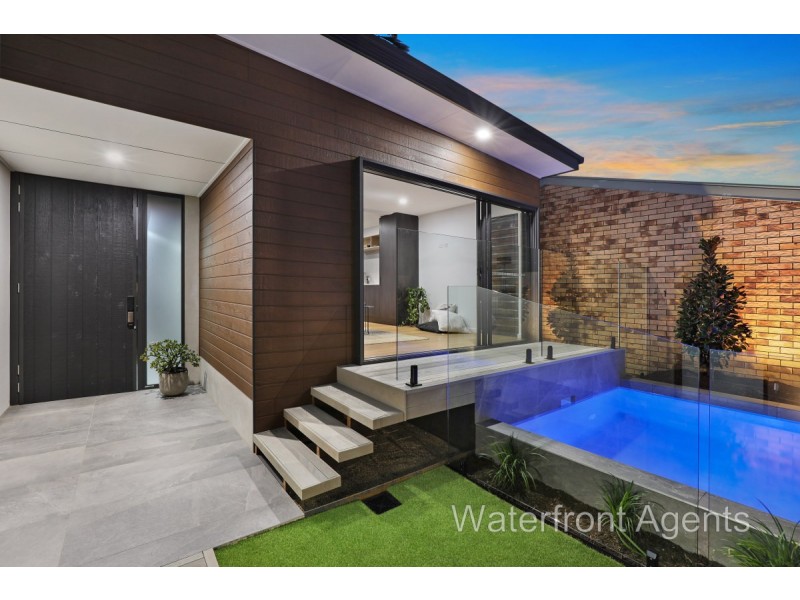 32 Coomaroo Crescent, Minyama QLD 4575