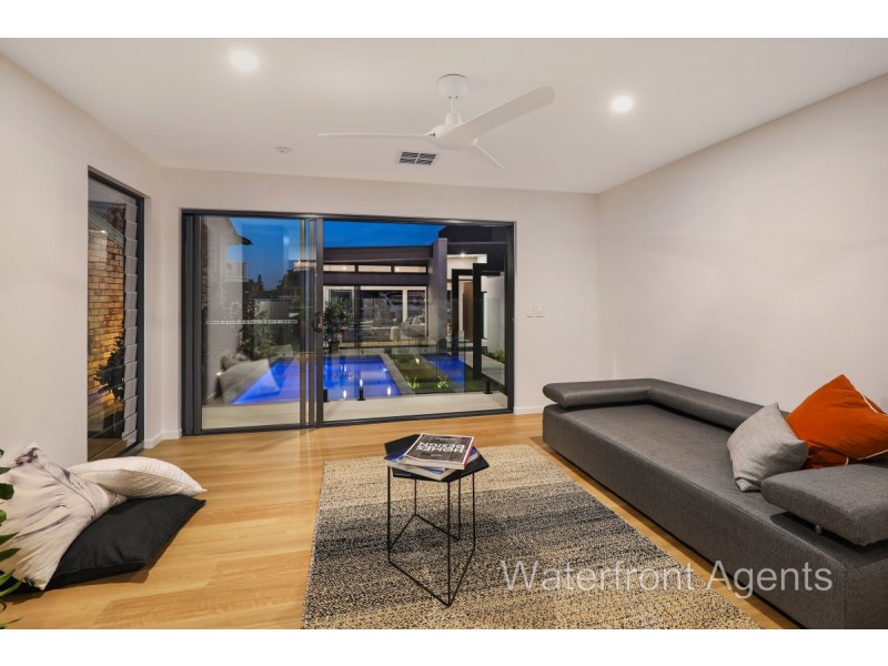 32 Coomaroo Crescent, Minyama QLD 4575