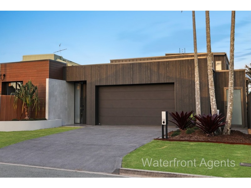 32 Coomaroo Crescent, Minyama QLD 4575