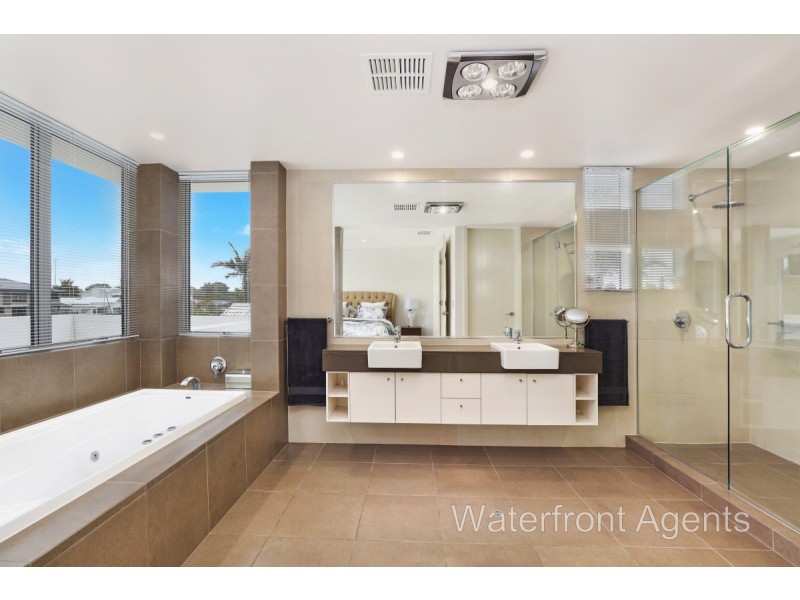 10 Jessica Boulevard, Minyama QLD 4575