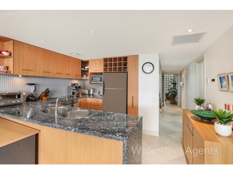 303/13 Nicklin Way, Minyama QLD 4575