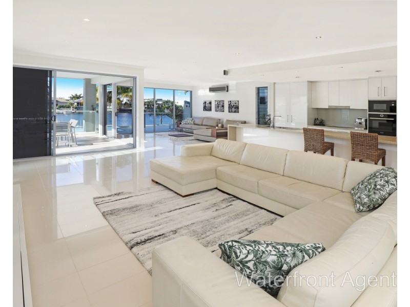 29 Barbuda Circuit, Kawana Island QLD 4575