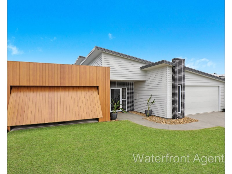 8 Coomaroo Crescent, Minyama QLD 4575