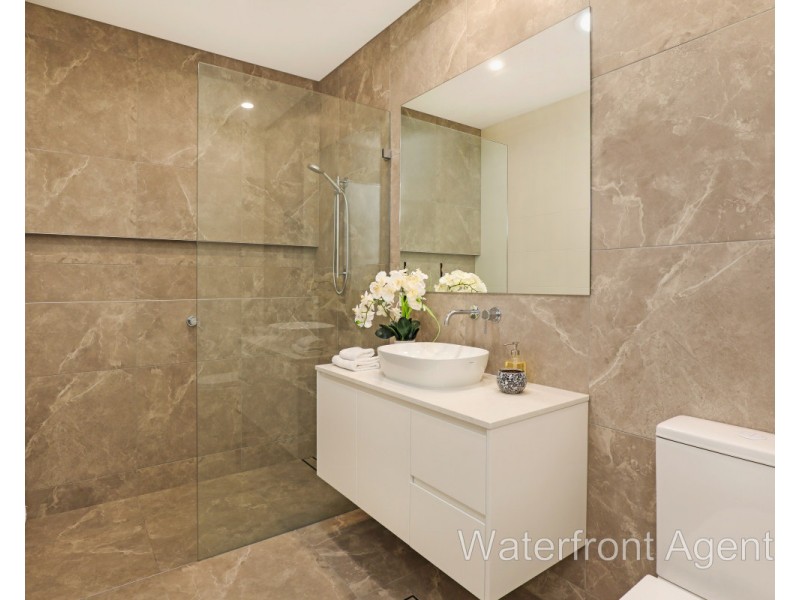 8 Coomaroo Crescent, Minyama QLD 4575