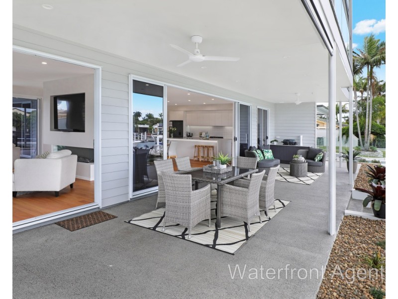 8 Coomaroo Crescent, Minyama QLD 4575