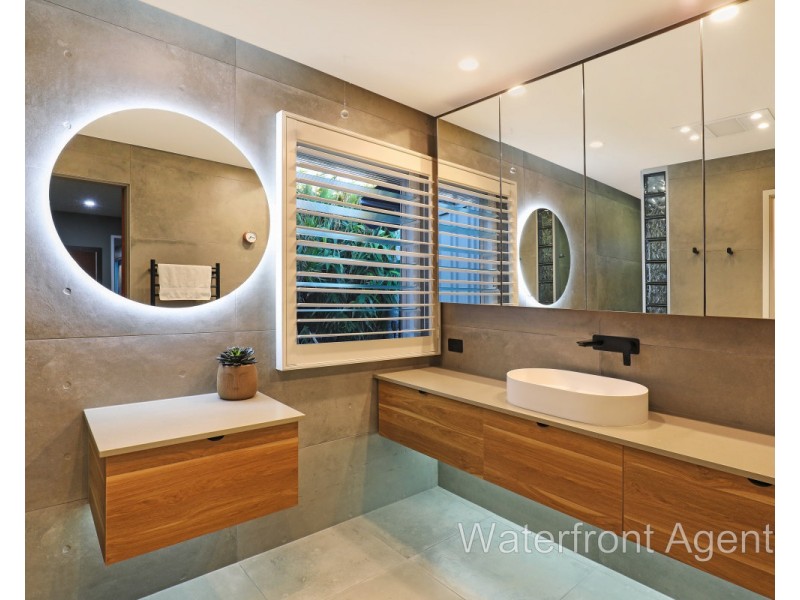 16 Margarita Court, Kawana Island QLD 4575