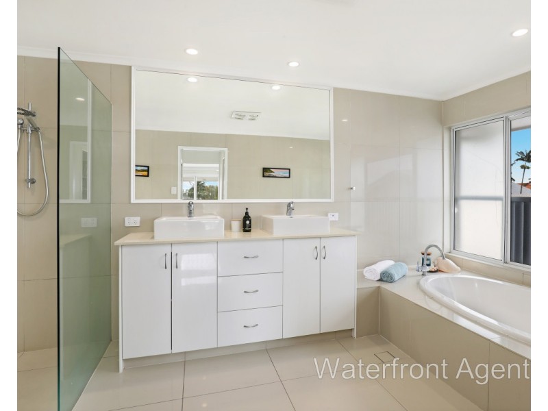37 Mooloolah Drive, Minyama QLD 4575