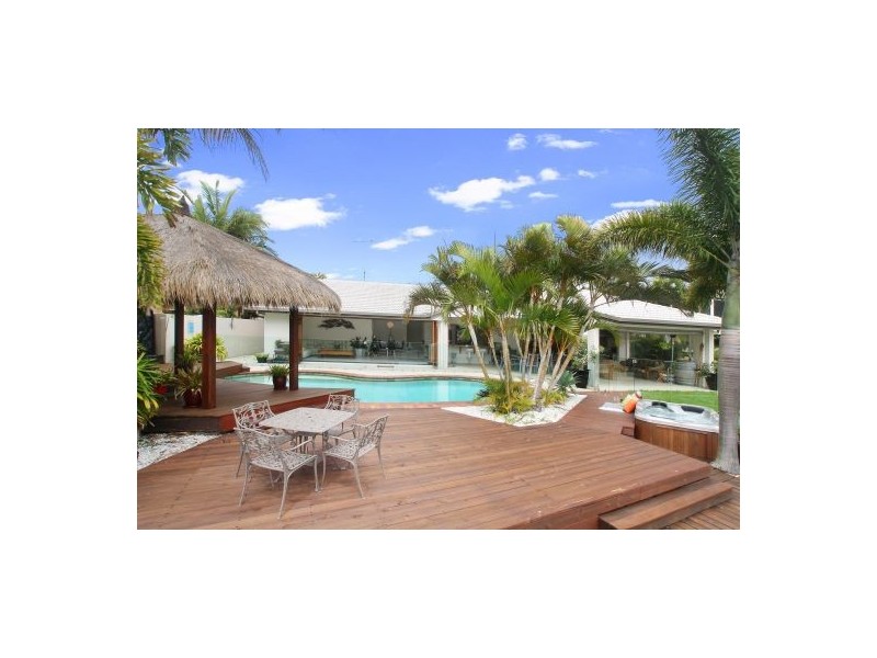 14 Island Court, Minyama QLD 4575