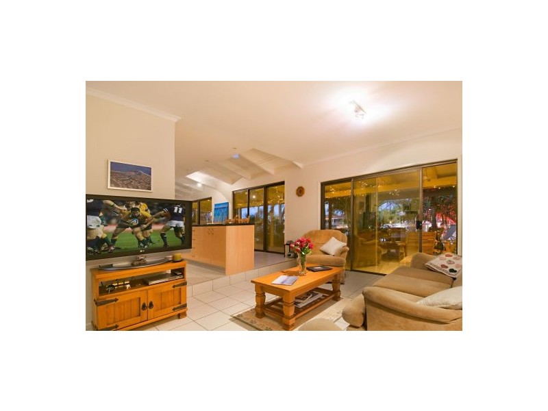 27 Kumbada Court, Minyama QLD 4575