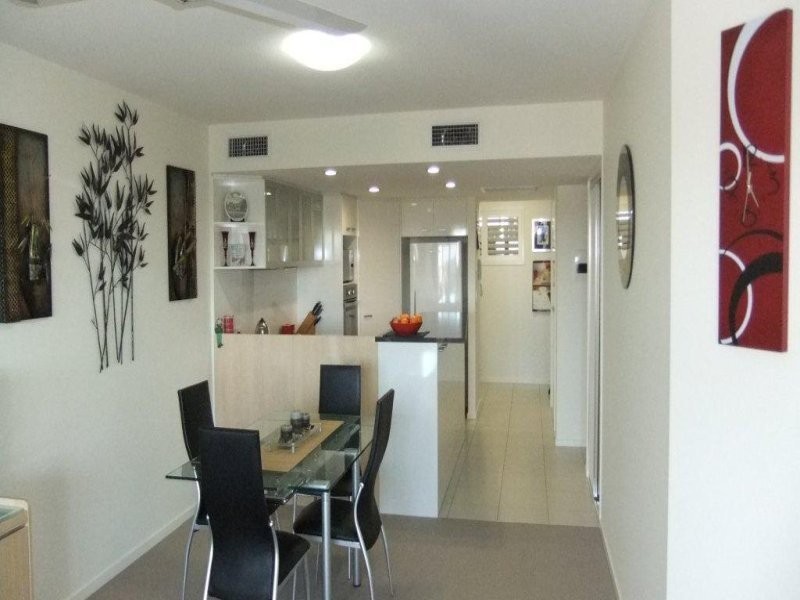 57/57 ”Ocean Reach”, Grand Parade, Kawana Island QLD 4575