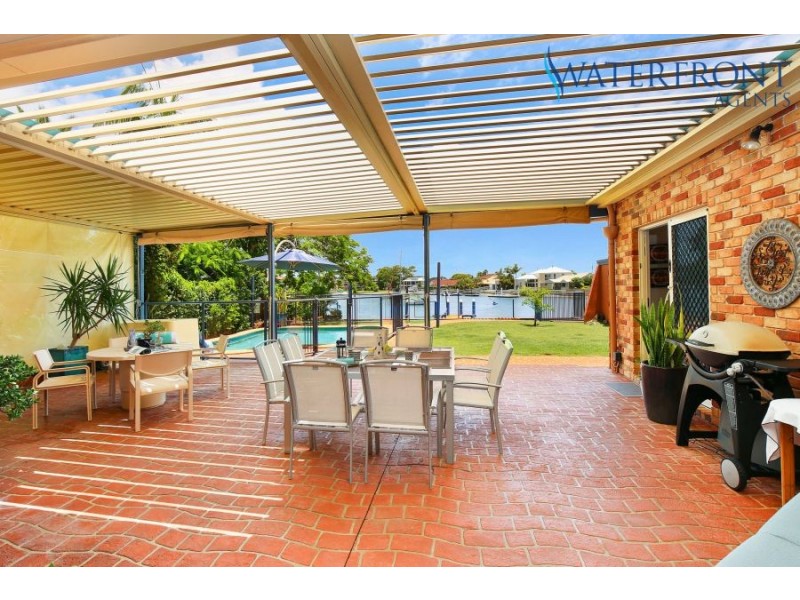 8 Carwoola Crescent, Mooloolaba QLD 4557