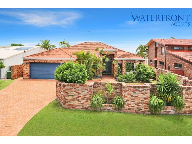 8 Carwoola Crescent, Mooloolaba QLD 4557