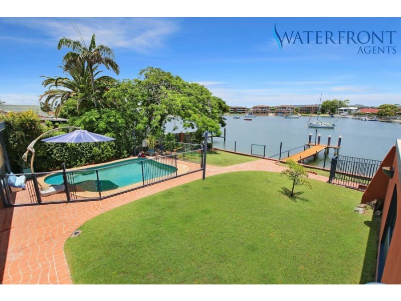 8 Carwoola Crescent, Mooloolaba QLD 4557