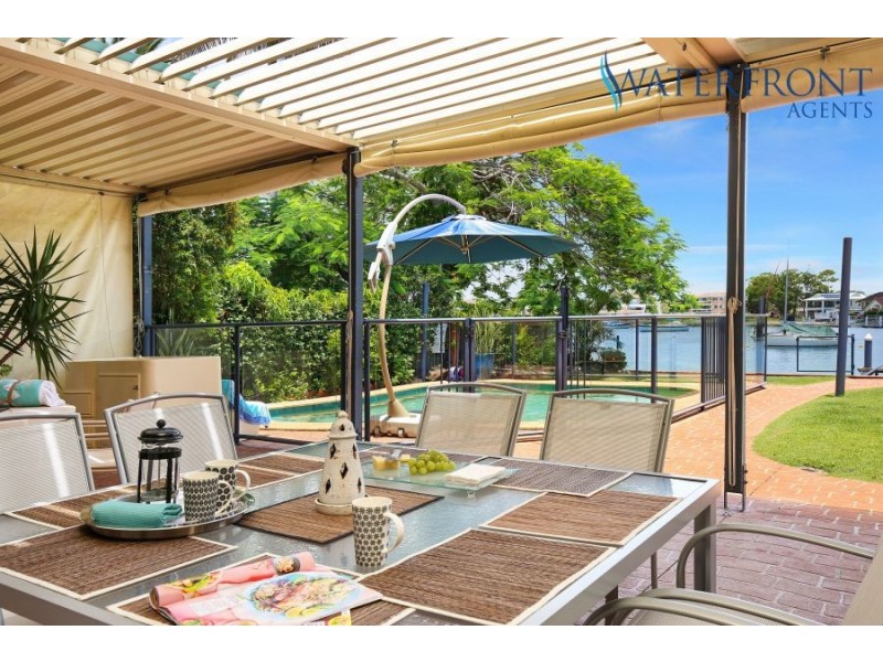 8 Carwoola Crescent, Mooloolaba QLD 4557