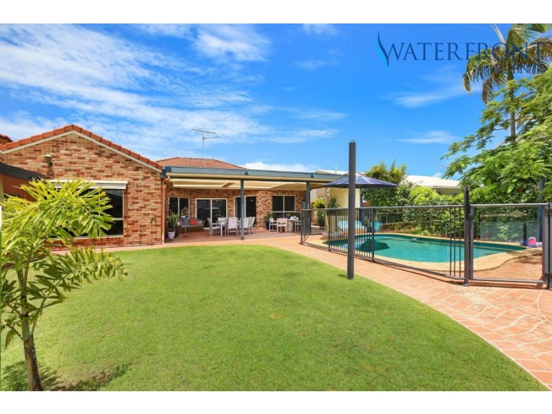 8 Carwoola Crescent, Mooloolaba QLD 4557